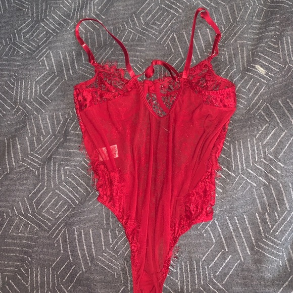 Fashion nova lace bodysuit - Picture 3 of 6